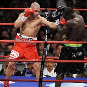 Clottey corner action vs Cotto