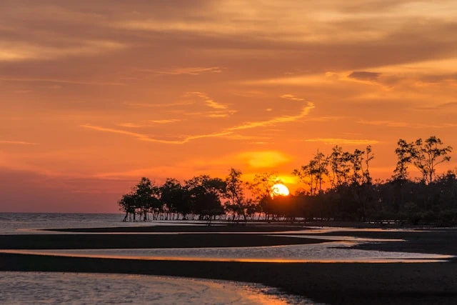 Pantai Santolo