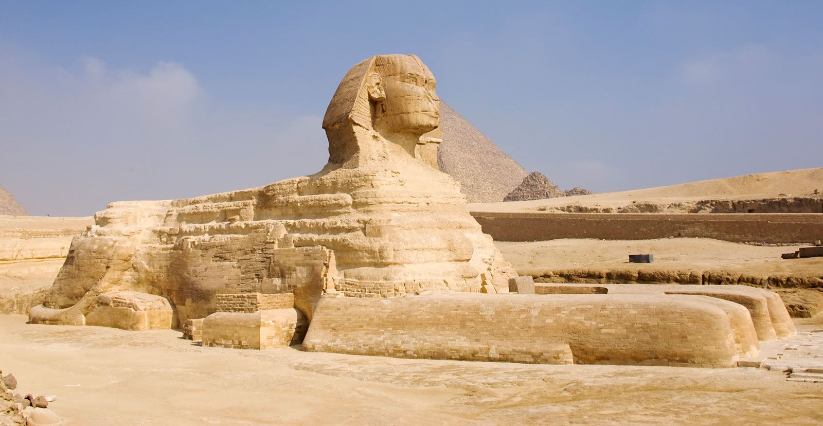Egypt tour packages with flights typically include guided visits to the Sphinx