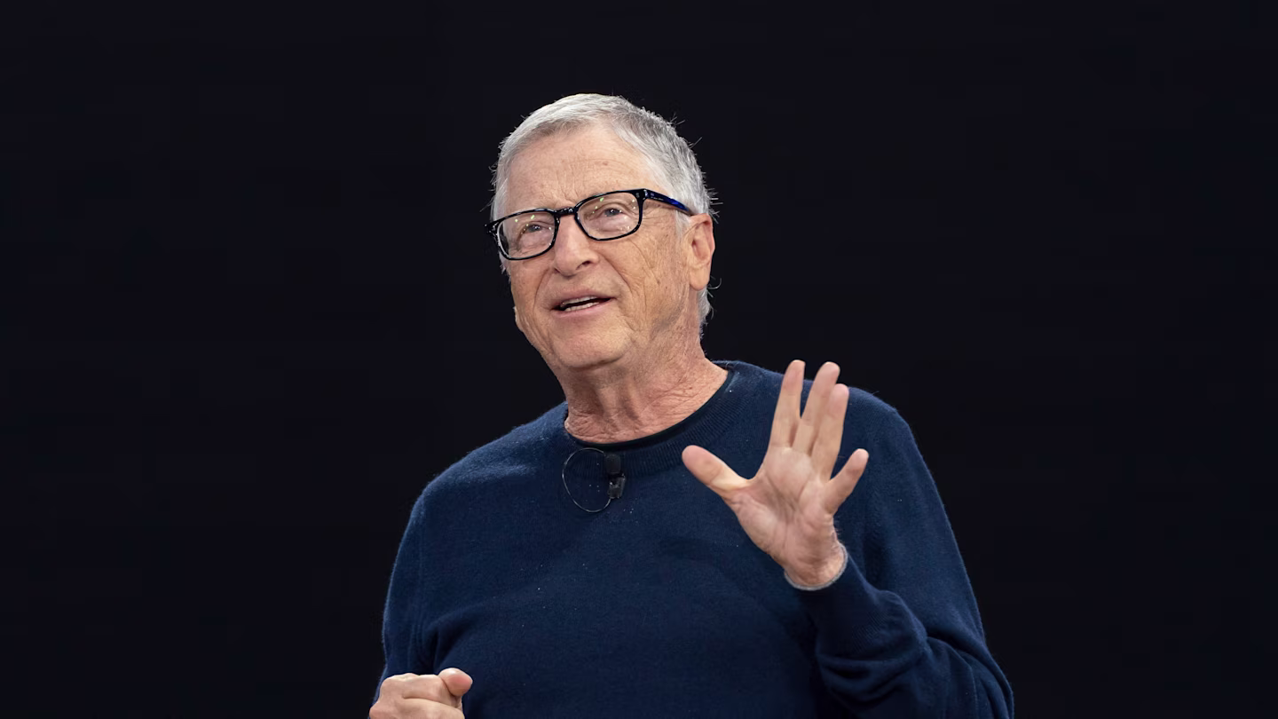 Bill Gates, cofundador da Microsoft, fala durante entrevista sobre riscos da inteligência artificial