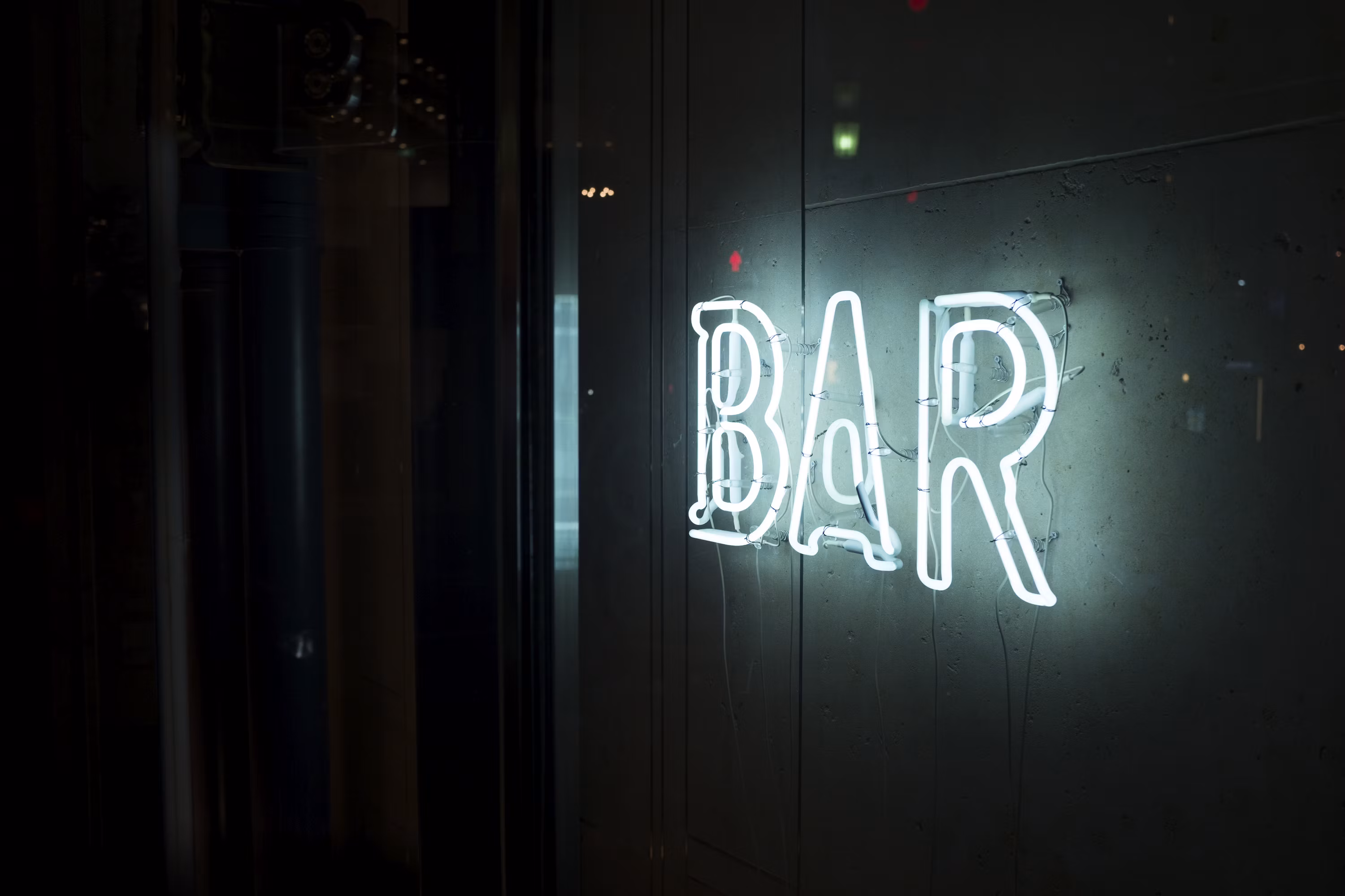 Cartel neón para bar - Letras luminosas interior