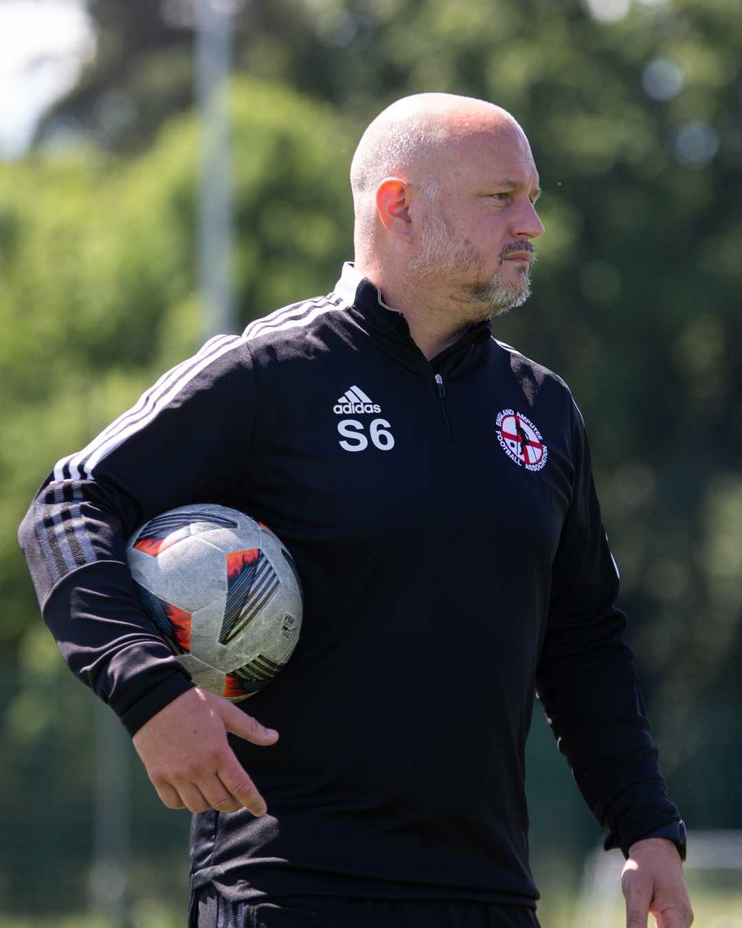 Scott Rogers coaching England Amputee Football Team