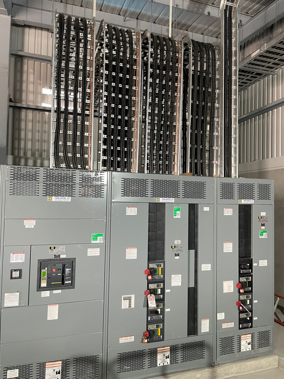 Tablero de distribución eléctrica industrial en Buenos Aires