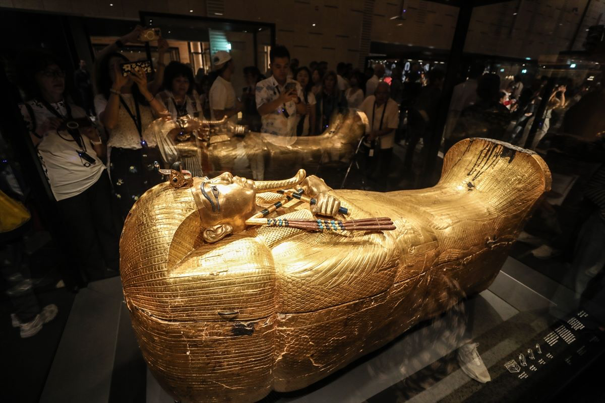 Tutankhamun golden coffin at GEM