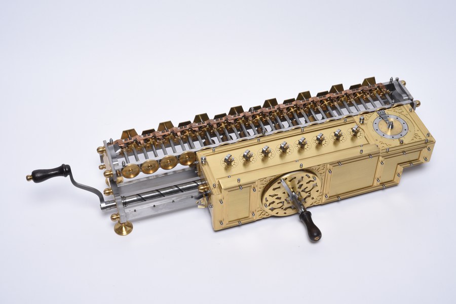 Leibniz replica TU Dresden