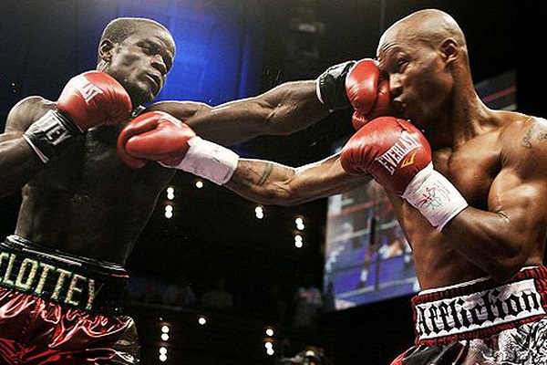 Clottey exchanges punches