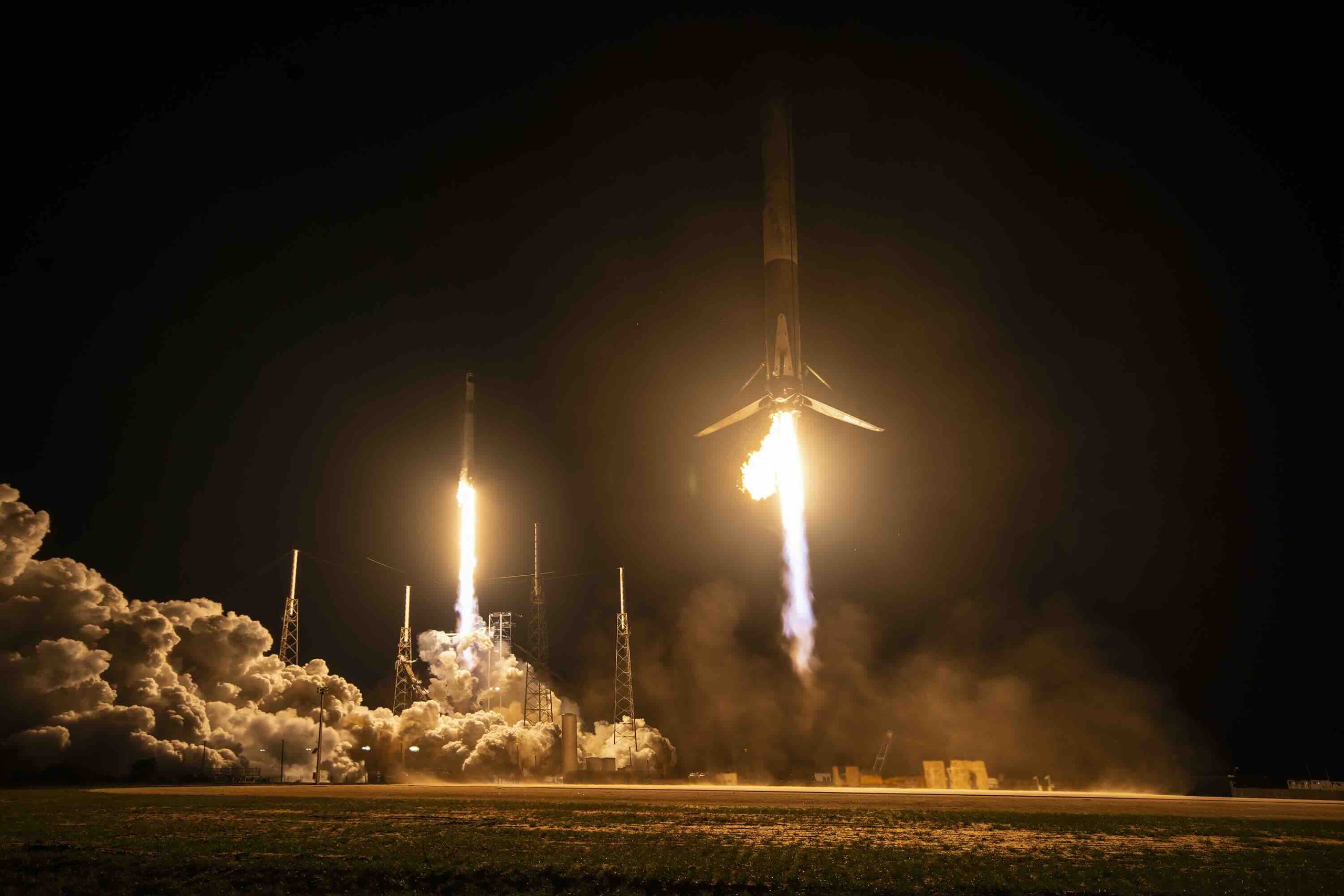 SpaceX Falcon 9 booster landing at Landing Zone 40 Cape Canaveral