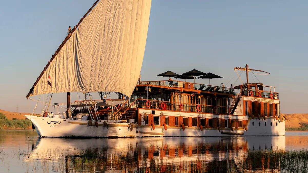 Egypt tour packages with flights featuring luxury Nile cruise experience
